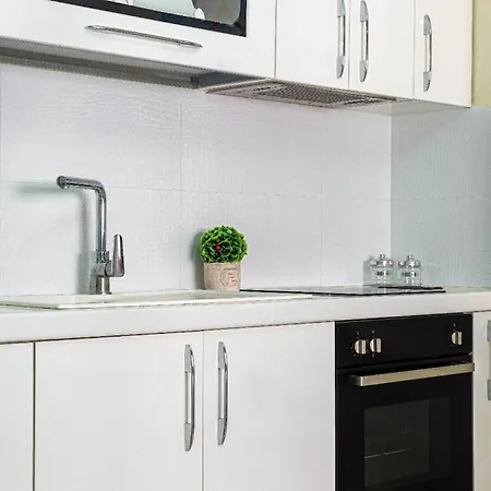 Apartment Stella's Stylish - 1min W Kitchen *