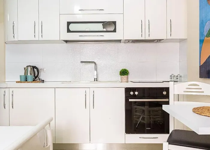 Stella's Stylish - 1min W Kitchen Apartamento