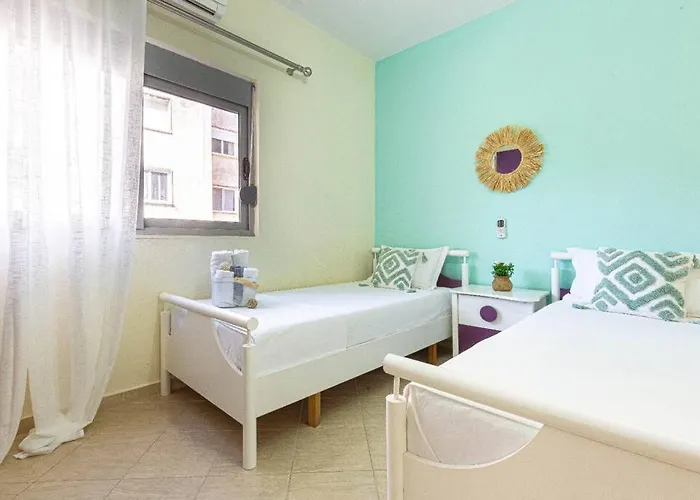 Stella's Stylish - 1min W Kitchen Apartment *